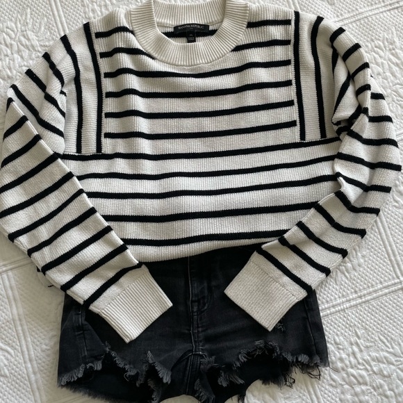 Banana Republic Sweaters - Banana Republic Crewneck Ribbed Striped Sweater Merino Wool Blend Cream Black M